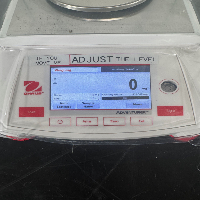 Ohaus Adventurer Analytical Balance image 2